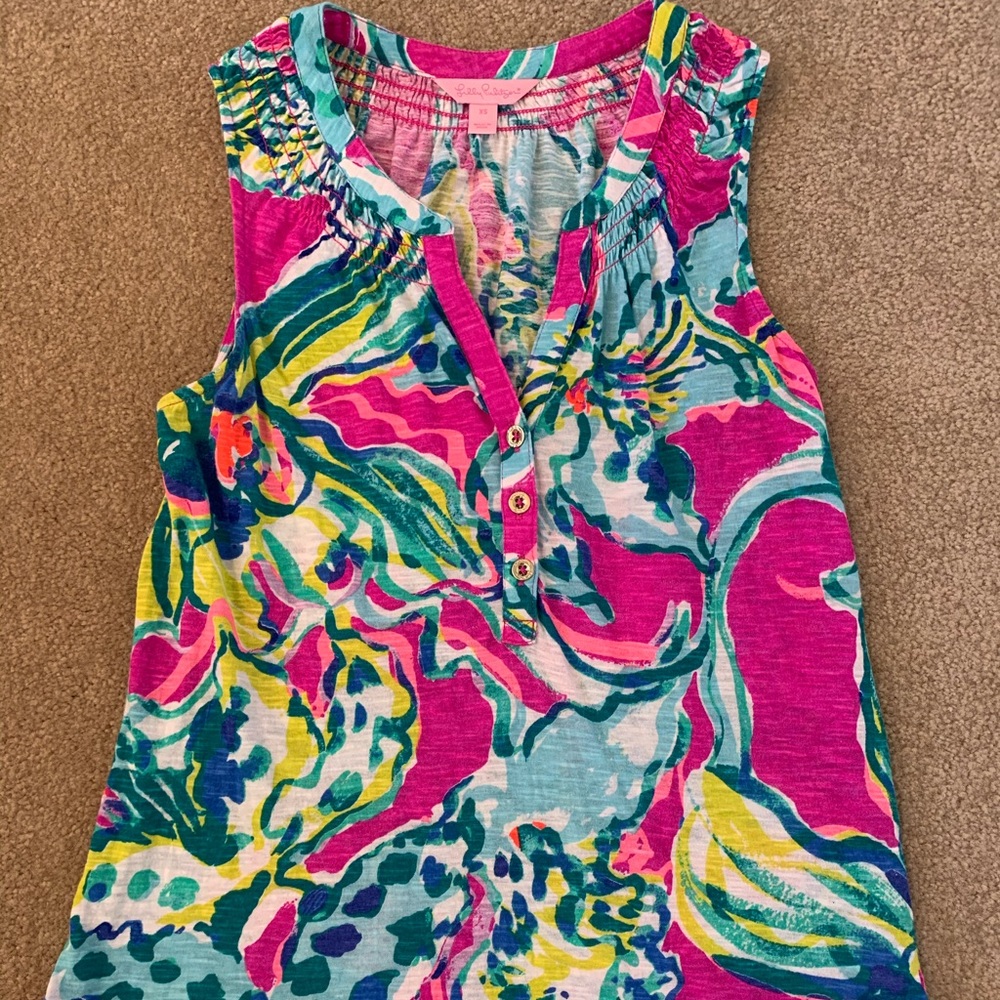 Excellent condition Essie top xs